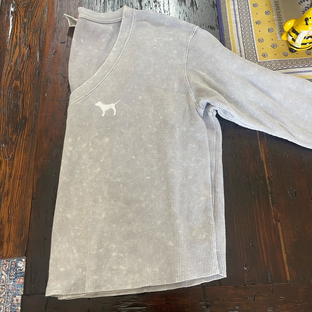 Very cute light gray shirt from Pink.